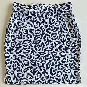 New! Persifor navy/ white tiger print stretch skirt size Small